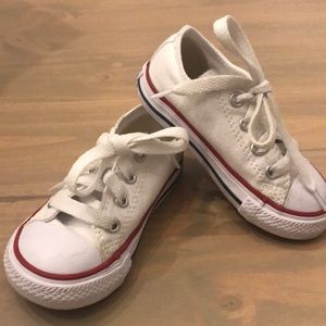 White Converse Toddler size 6 Barely worn